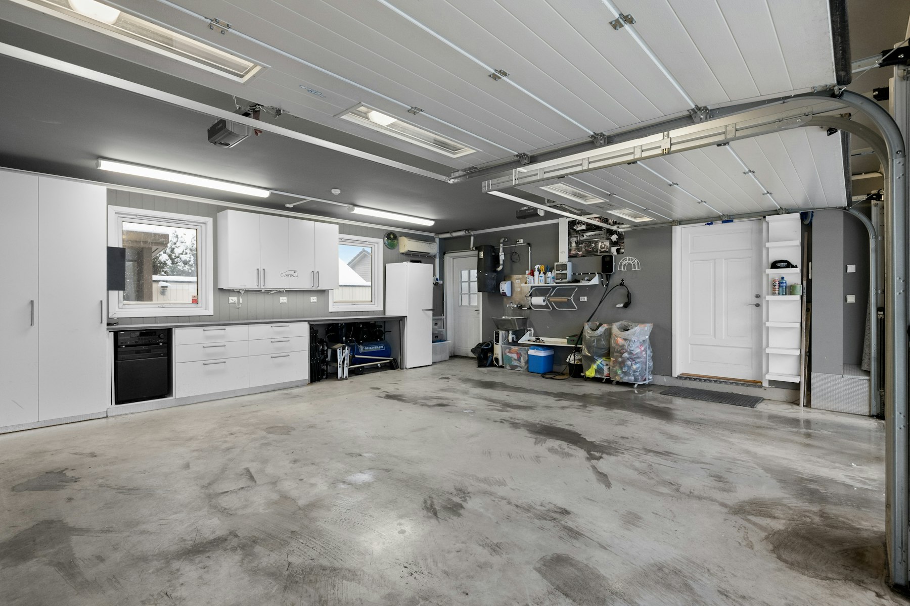 Garage cabinets and workbench — Palm Harbor